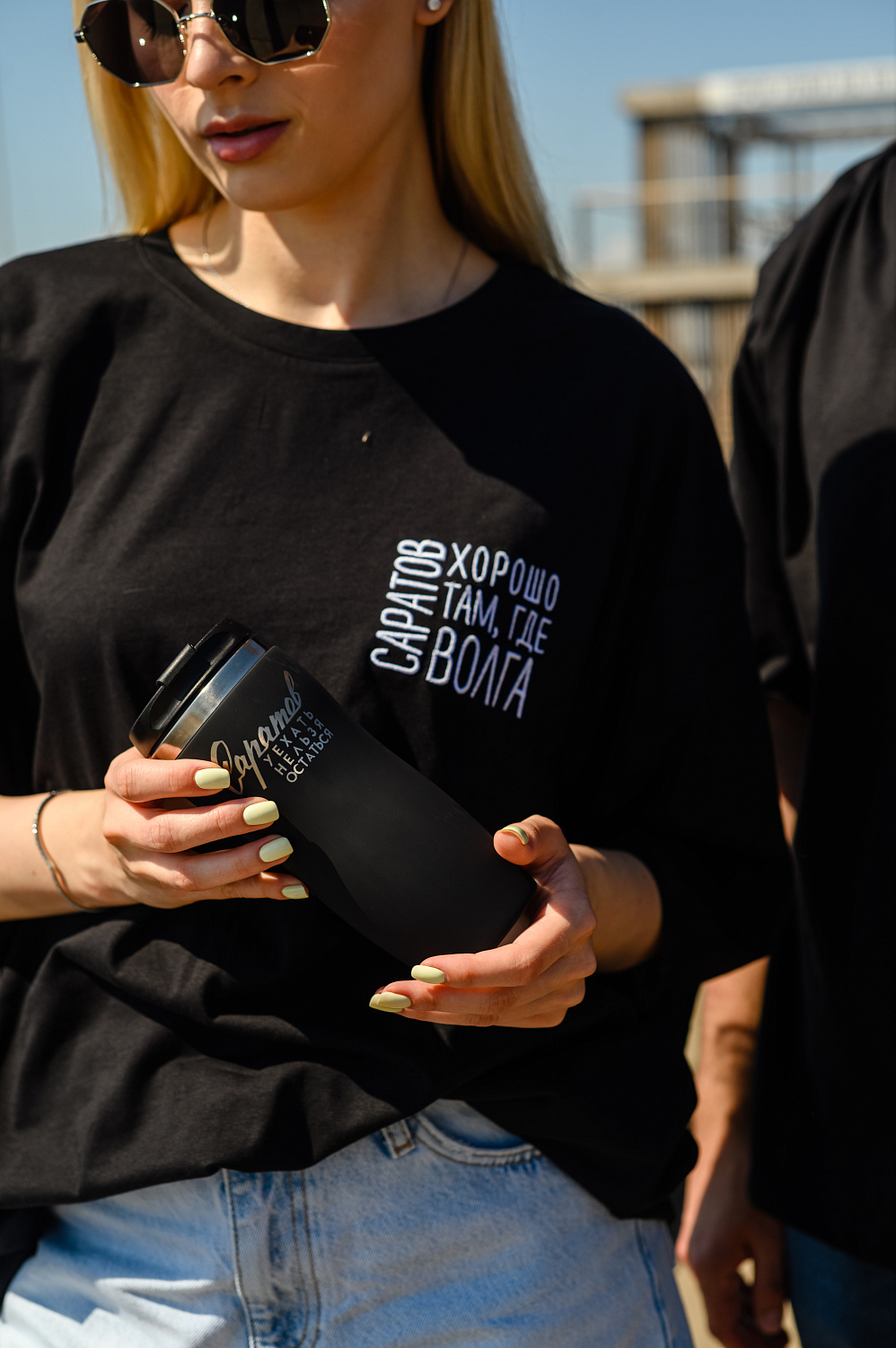 Футболка черная с вышивкой