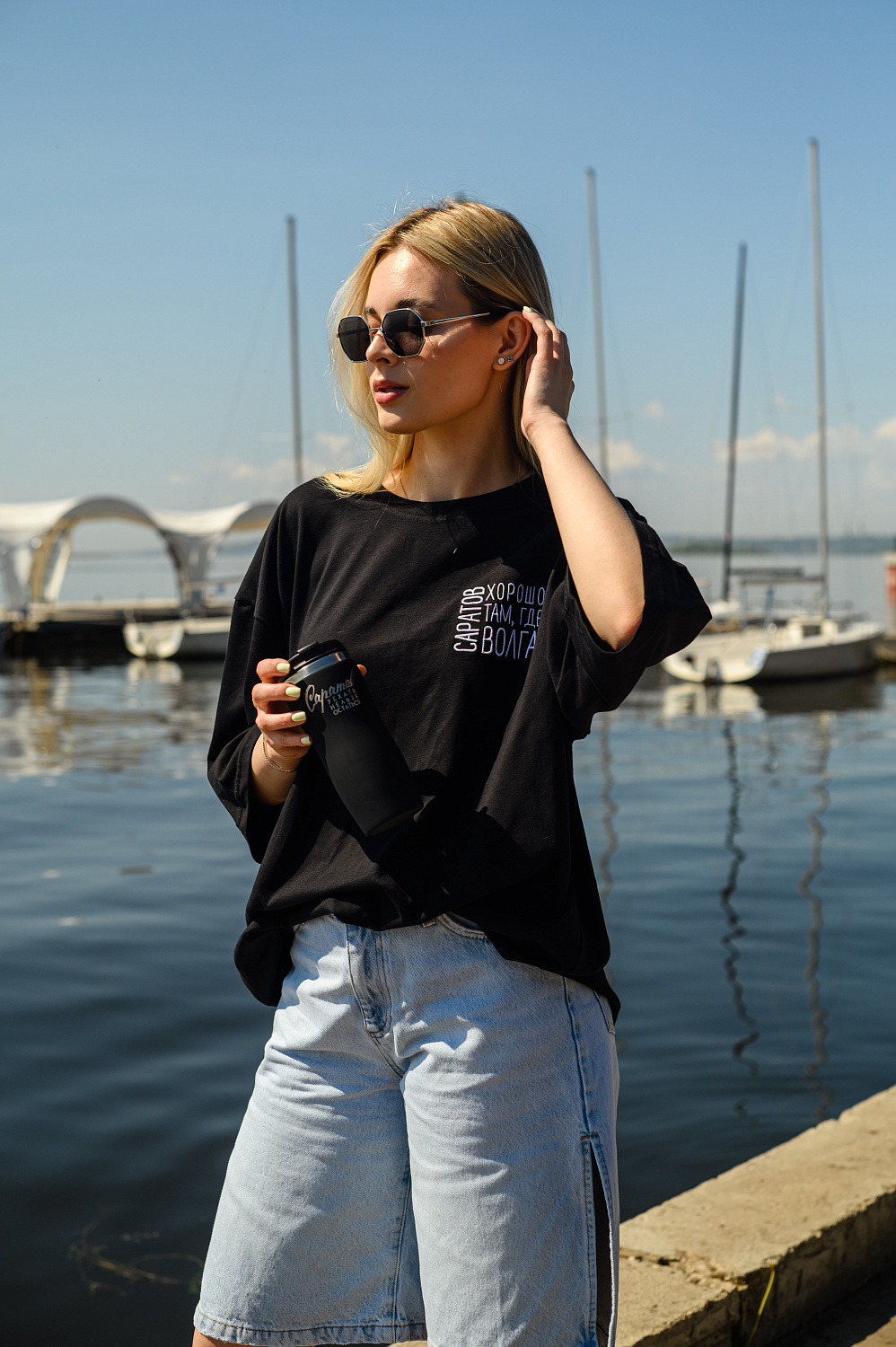 Футболка черная с вышивкой