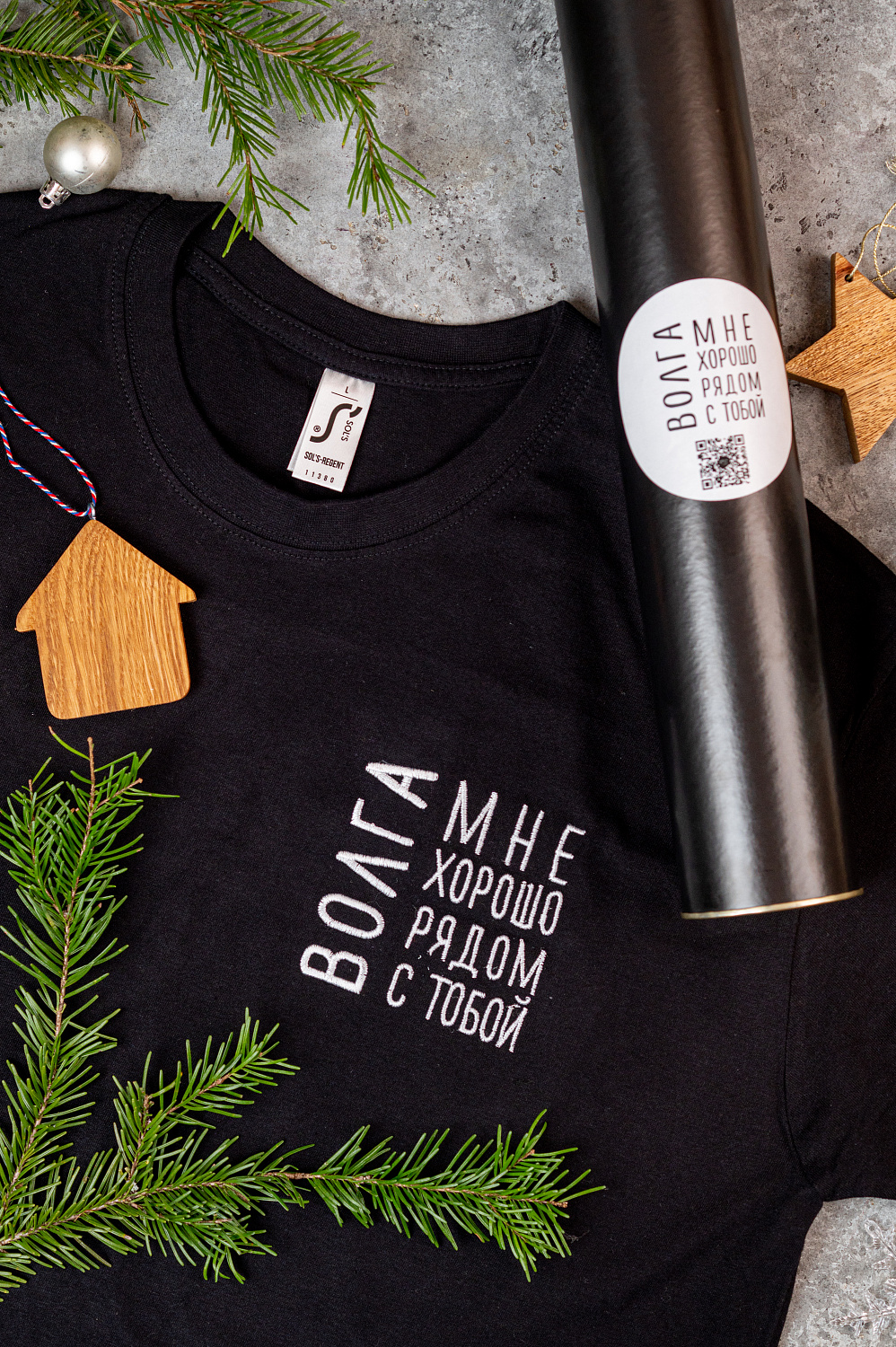 Футболка черная с вышивкой